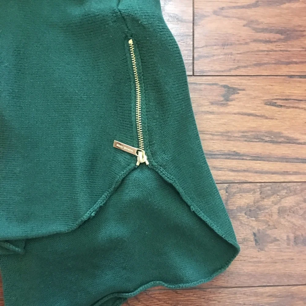 Michael Kors Women’s Scoopneck Sweater High Low Side Zippers Green Size Medium